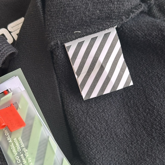 Off White Crew Sweater - Picture 9 of 14